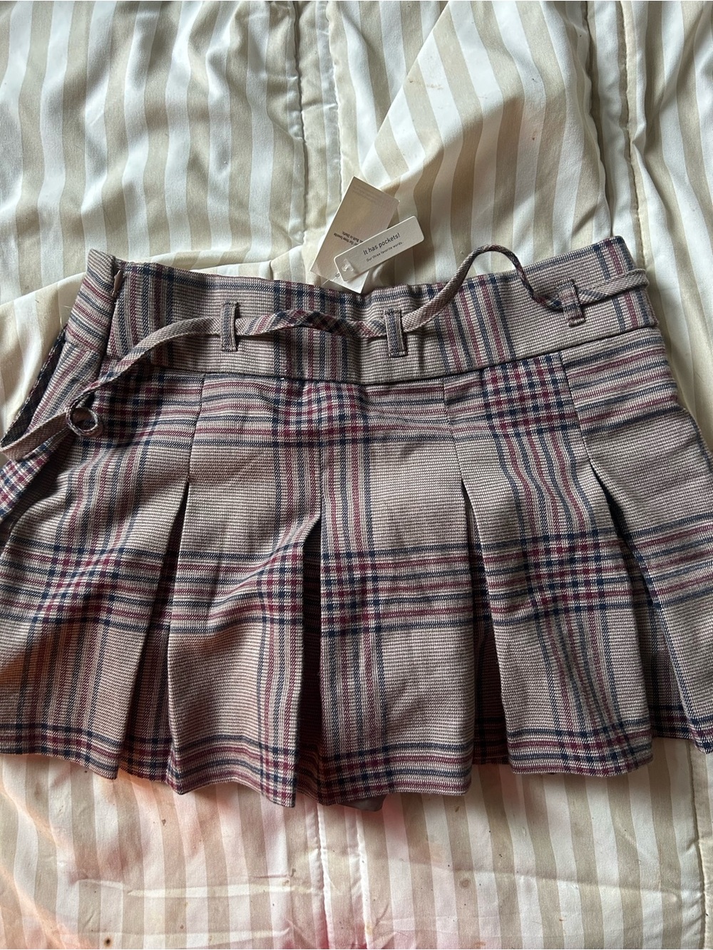 (NEW WITH TAGS) 🏷️ Hollister Plaid Pleated Mini Skirt